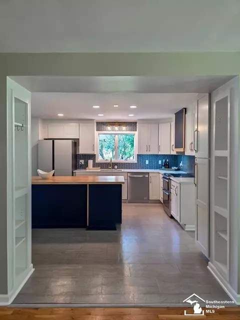 Kitchen - 3414 Caroline, Jackson, MI 49203 photo 6 of 7