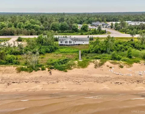 7873 W Us2, Manistique, MI 49854