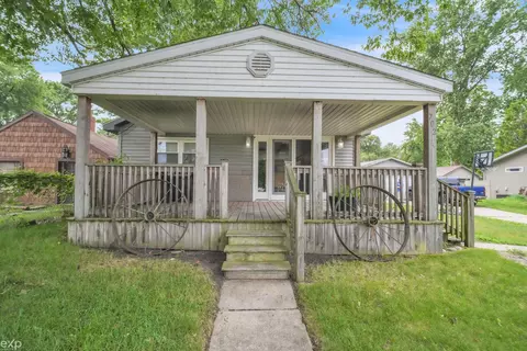 702 Bay, Bay City, MI 48706