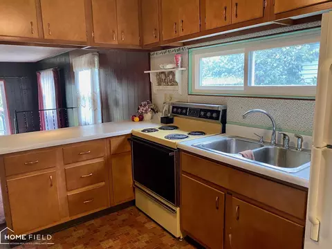 Kitchen - 306 Genesee, Owosso, MI 48867 photo 1 of 2