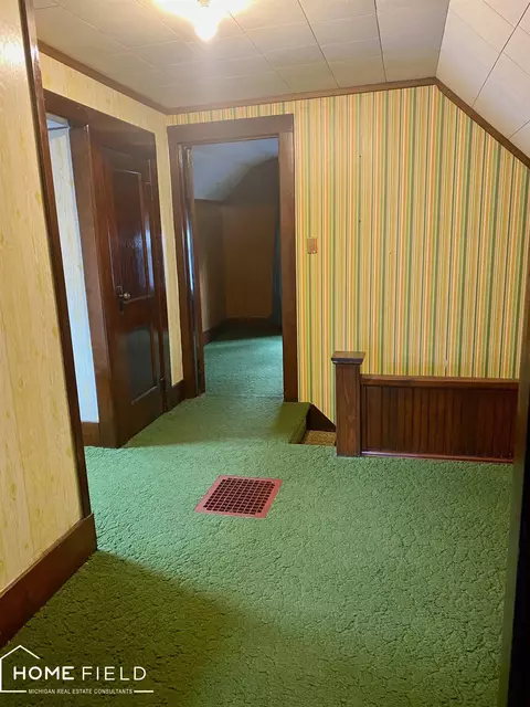 Entry Way - 306 Genesee, Owosso, MI 48867 photo 1 of 4