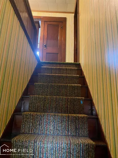 Entry Way - 306 Genesee, Owosso, MI 48867 photo 3 of 4
