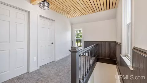 Entry Way - 1413 S 3rd, Escanaba, MI 49829 photo 4 of 4
