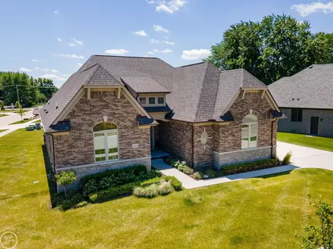 Exterior - 16818 Glenhurst, Macomb, MI 48044 photo 2 of 8