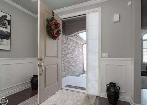 Entry Way - 16818 Glenhurst, Macomb, MI 48044 photo 2 of 5