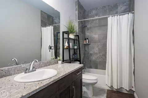 Bath - 16818 Glenhurst, Macomb, MI 48044 photo 4 of 4
