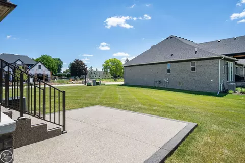 Exterior - 16818 Glenhurst, Macomb, MI 48044 photo 7 of 8