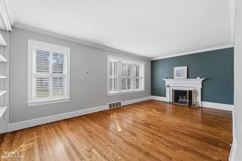Living - 357 Roosevelt Pl, Grosse Pointe, MI 48236 photo 2 of 6