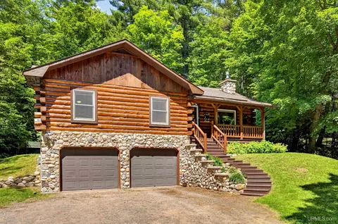 Exterior - 1223 Cooper Lk, Ishpeming, MI 49849 photo 4 of 9