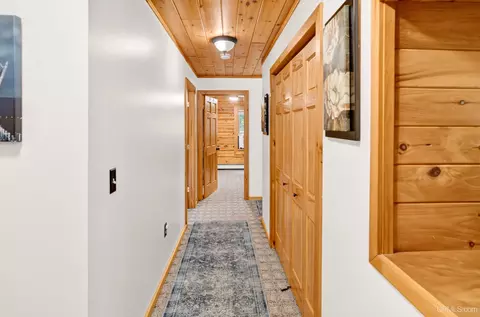 Entry Way - 1223 Cooper Lk, Ishpeming, MI 49849 photo 2 of 2