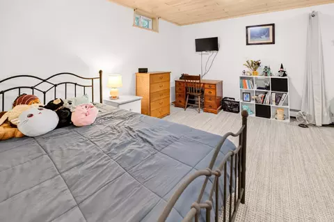 Bedroom - 1223 Cooper Lk, Ishpeming, MI 49849 photo 4 of 4