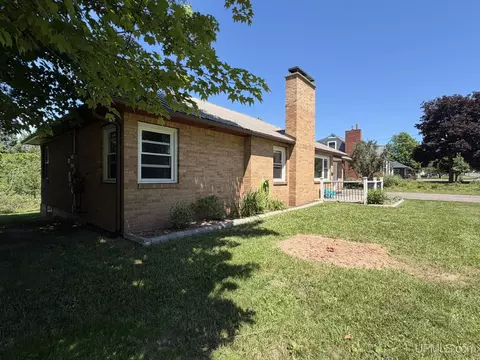 Exterior - 430 N Main, L'anse, MI 49946 photo 5 of 12