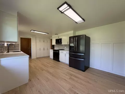 Kitchen - 430 N Main, L'anse, MI 49946 photo 7 of 7