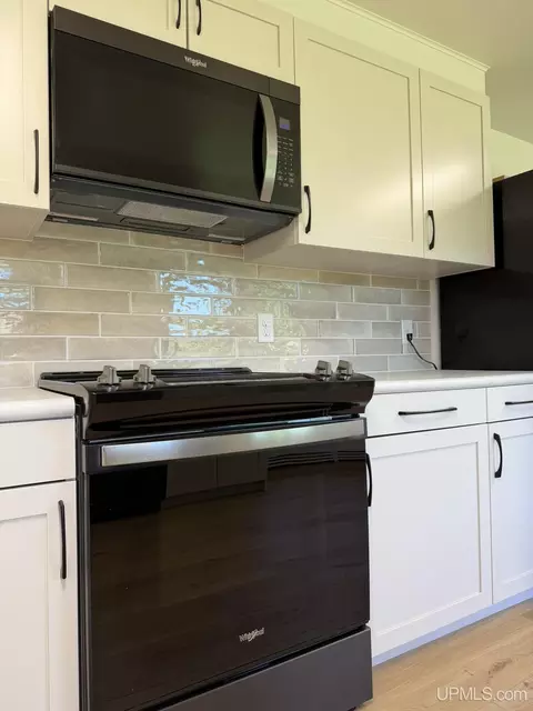 Kitchen - 430 N Main, L'anse, MI 49946 photo 3 of 7