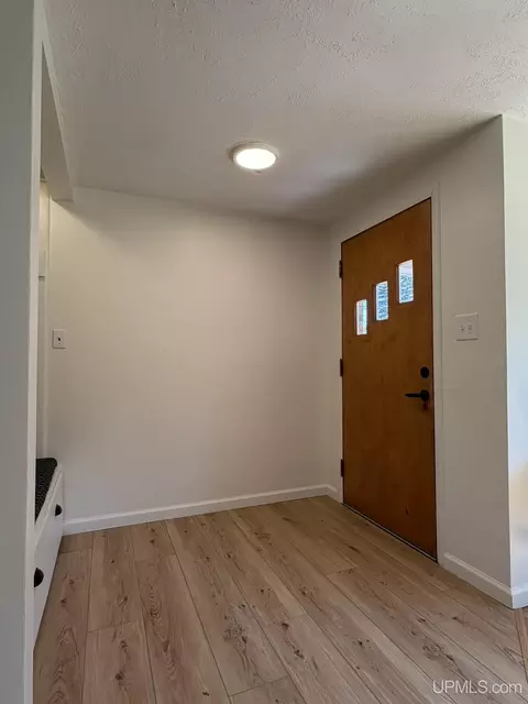 Entry Way - 430 N Main, L'anse, MI 49946 photo 1 of 3