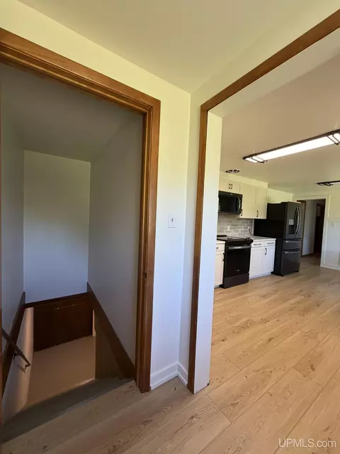 Entry Way - 430 N Main, L'anse, MI 49946 photo 3 of 3