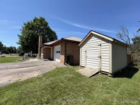 Exterior - 430 N Main, L'anse, MI 49946 photo 4 of 12