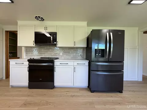 Kitchen - 430 N Main, L'anse, MI 49946 photo 2 of 7