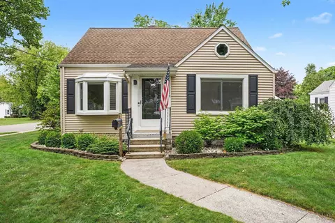 100 Main, Essexville, MI 48732