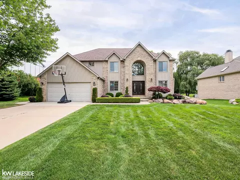 2058 Reagan, Rochester Hills, MI 48309