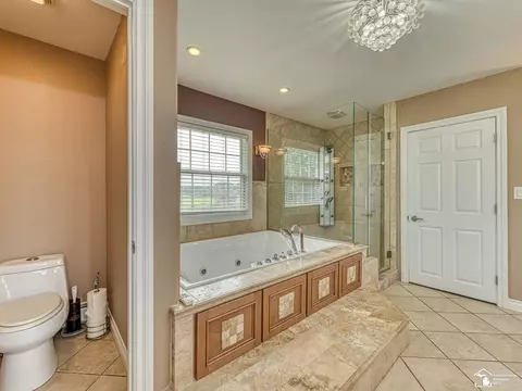 Bath - 250 E Temperance, Temperance, MI 48182 photo 5 of 10