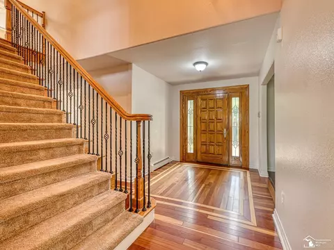 Entry Way - 250 E Temperance, Temperance, MI 48182 photo 9 of 12