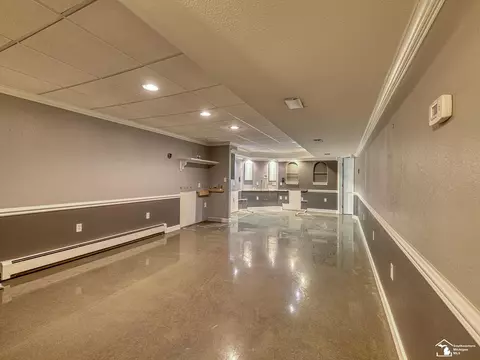 Living - 250 E Temperance, Temperance, MI 48182 photo 11 of 11