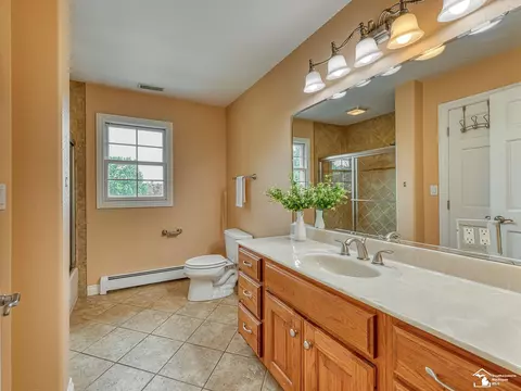 Bath - 250 E Temperance, Temperance, MI 48182 photo 6 of 10