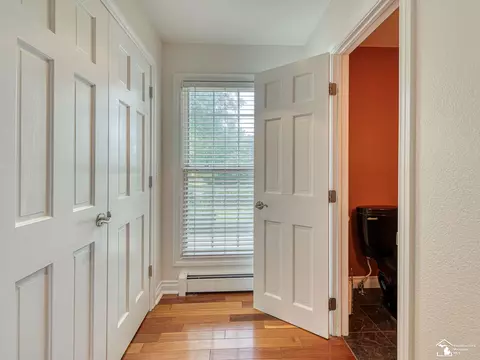 Entry Way - 250 E Temperance, Temperance, MI 48182 photo 7 of 12