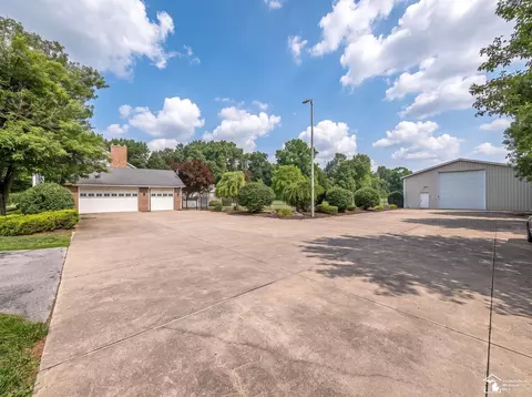 Exterior - 250 E Temperance, Temperance, MI 48182 photo 21 of 21