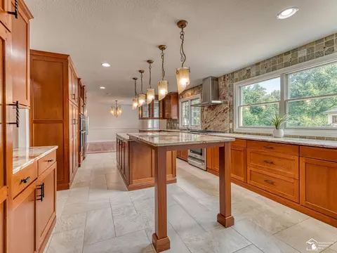 Kitchen - 250 E Temperance, Temperance, MI 48182 photo 1 of 8