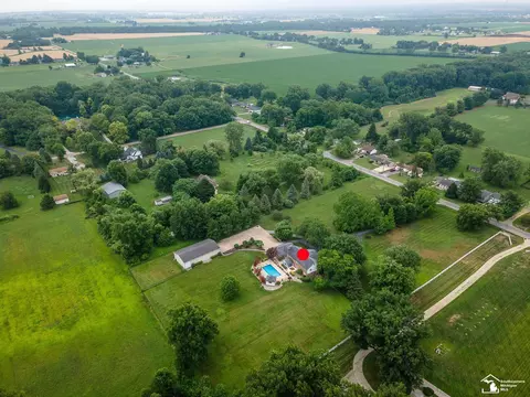 View/Area - 250 E Temperance, Temperance, MI 48182 photo 4 of 6