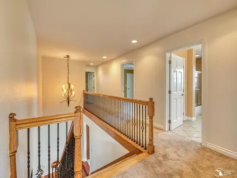 Entry Way - 250 E Temperance, Temperance, MI 48182 photo 10 of 12