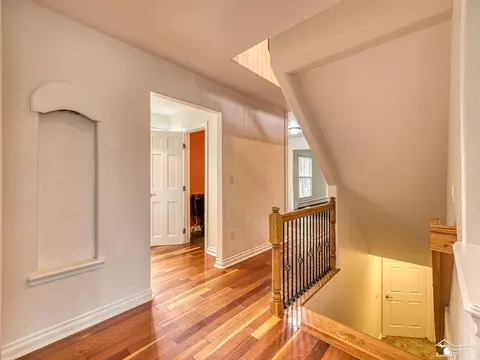 Entry Way - 250 E Temperance, Temperance, MI 48182 photo 3 of 12