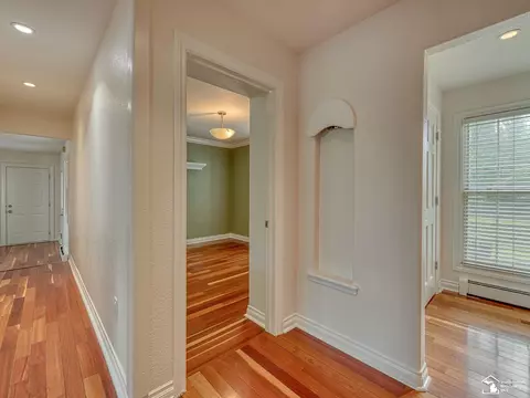 Entry Way - 250 E Temperance, Temperance, MI 48182 photo 4 of 12