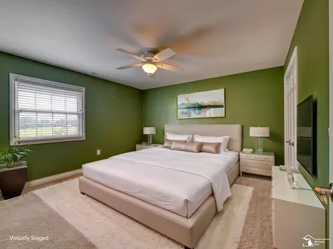 Bedroom - 250 E Temperance, Temperance, MI 48182 photo 4 of 8