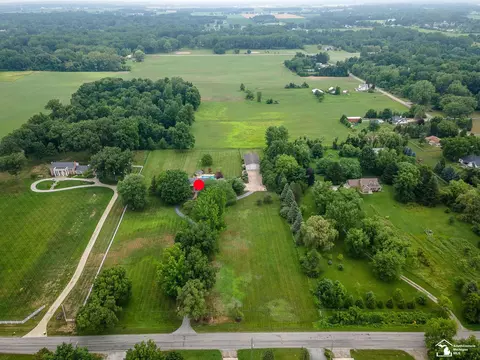 View/Area - 250 E Temperance, Temperance, MI 48182 photo 3 of 6
