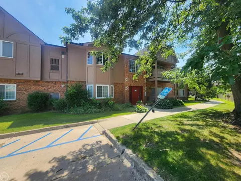 30522 Oakridge Mnr, Roseville, MI 48066
