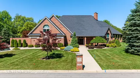 5590 Pine Gate, Saginaw, MI 48603