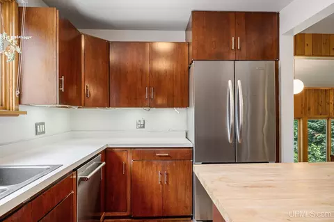 Kitchen - 770 Mather, Ishpeming, MI 49866 photo 2 of 6
