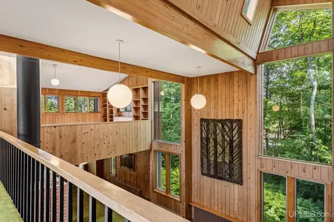 Entry Way - 770 Mather, Ishpeming, MI 49866 photo 6 of 8