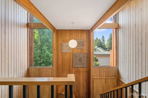 Entry Way - 770 Mather, Ishpeming, MI 49866 photo 2 of 8