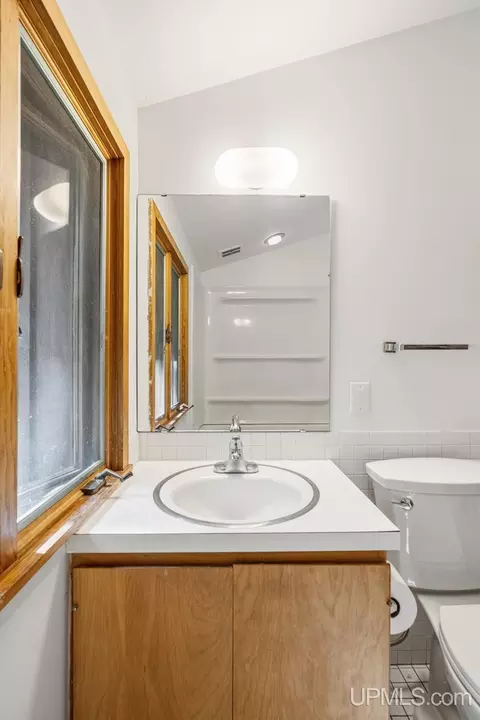 Bath - 770 Mather, Ishpeming, MI 49866 photo 6 of 6