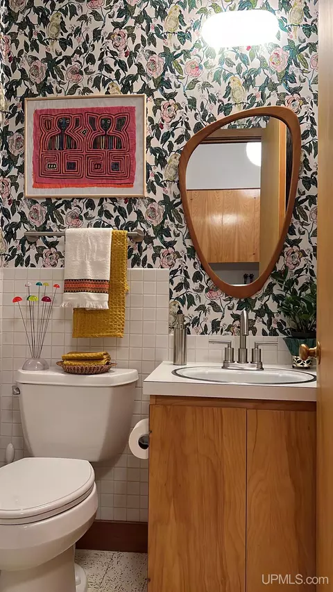 Bath - 770 Mather, Ishpeming, MI 49866 photo 4 of 6