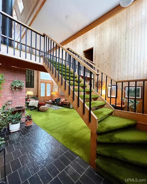 Entry Way - 770 Mather, Ishpeming, MI 49866 photo 1 of 8