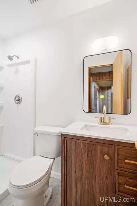 Bath - 770 Mather, Ishpeming, MI 49866 photo 3 of 6