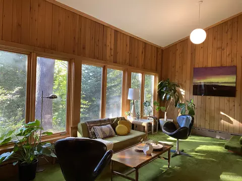 Living - 770 Mather, Ishpeming, MI 49866 photo 3 of 19
