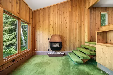 Living - 770 Mather, Ishpeming, MI 49866 photo 4 of 19