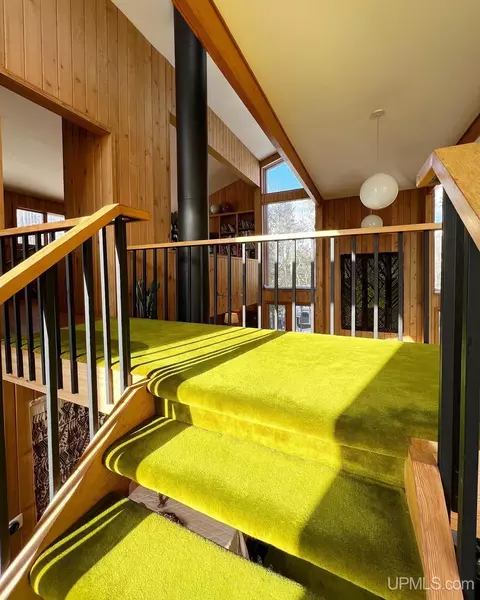 Entry Way - 770 Mather, Ishpeming, MI 49866 photo 5 of 8