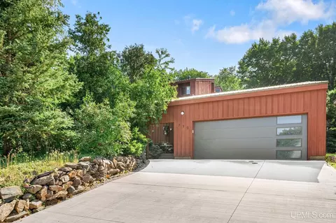 Exterior - 770 Mather, Ishpeming, MI 49866 photo 3 of 6